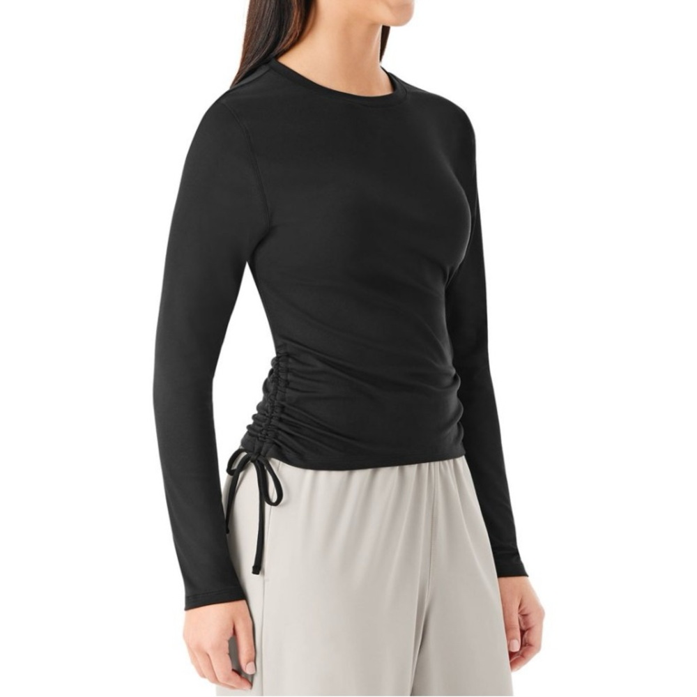 Sleek Black Long Sleeve Tee for Effortless Style